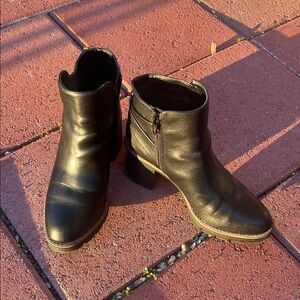 Naturalizer Black Leather Ankle Booties with Block Heel and Side Zip